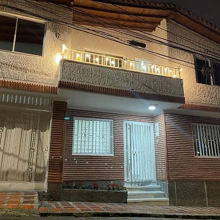 Gaston Coliving Pansiyon Medellín Dış mekan fotoğraf